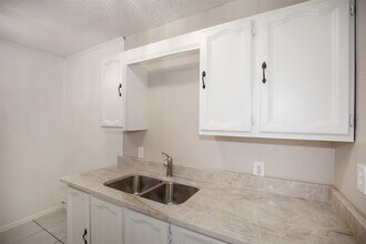 2020 Rosalee St in La Marque, TX - Building Photo - Building Photo