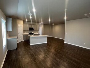 2765 Alice Wy in Yukon, OK - Building Photo - Building Photo