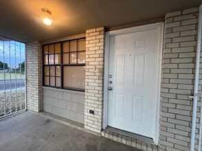 126 Atlanta Dr in Laredo, TX - Building Photo - Building Photo