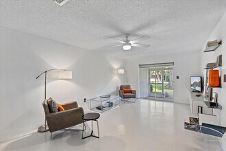 4160 Fruitville Rd in Sarasota, FL - Building Photo - Building Photo