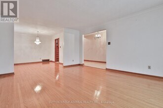 20 Manadon Dr in Toronto, ON - Building Photo - Building Photo