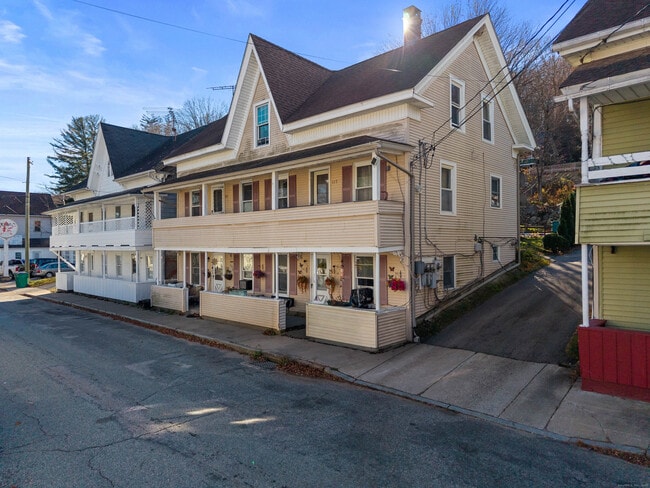 115 High St in Sprague, CT - Building Photo - Building Photo