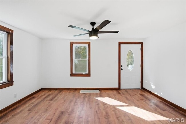 921 Vine St in Collinsville, IL - Foto de edificio - Building Photo