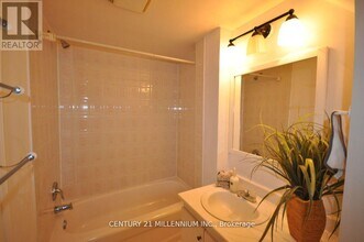 30 Corby Crescent in Brampton, ON - Building Photo - Building Photo