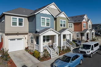 Paseo Vista in Santa Rosa, CA - Building Photo - Building Photo