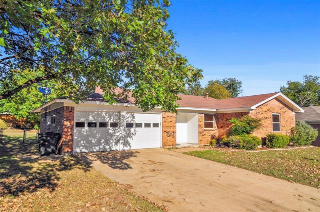 409 Pecan Dr in Aledo, TX - Foto de edificio - Building Photo