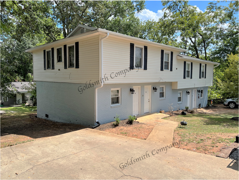 10 Averill St in Greenville, SC - Building Photo