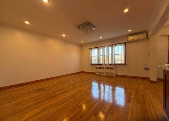 56-61 219th St in Queens, NY - Building Photo - Building Photo