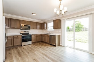 14227 Waterlyn Dr in Charlotte, NC - Foto de edificio - Building Photo