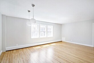 23 Hammond Pond Pkwy in Newton, MA - Building Photo - Building Photo