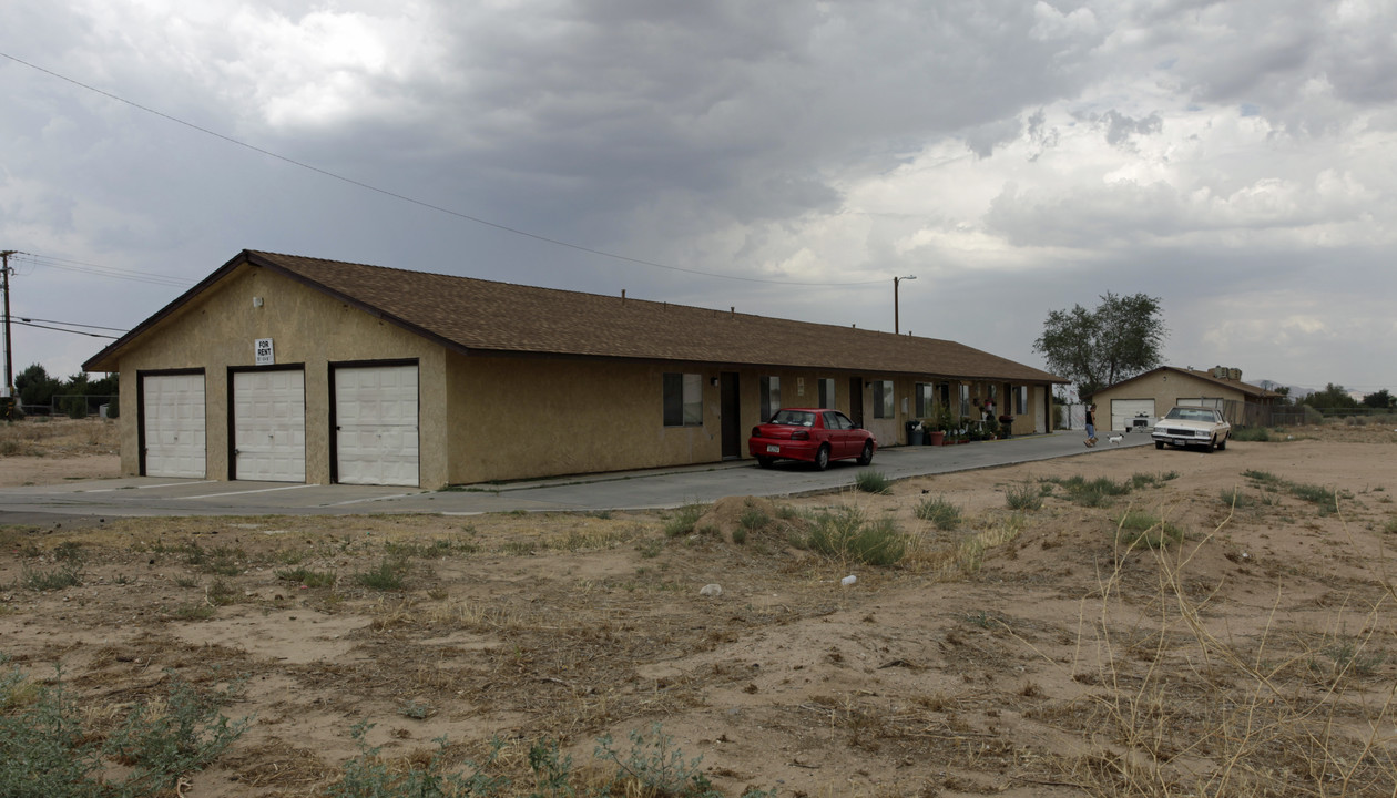 16268 Sultana St in Hesperia, CA - Building Photo