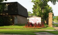 Building Photo - Breckenridge Square Apartments in Little Rock, Arkansas