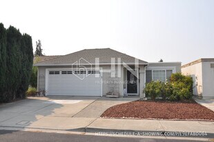 2198 Goldcrest Cir in Pleasanton, CA - Building Photo