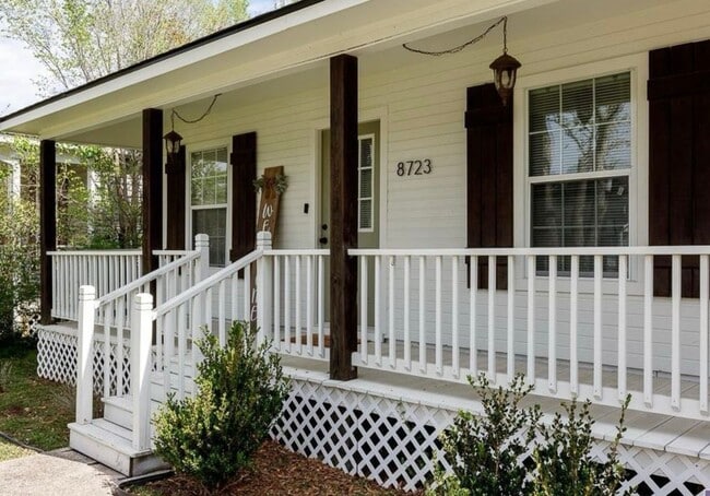 8723 Aspen Ct in Denham Springs, LA - Foto de edificio - Building Photo