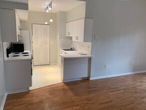 3221 Sabal Palm Manor in Hollywood, FL - Building Photo - Building Photo