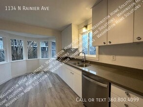 1134 N Rainier Ave in Bremerton, WA - Building Photo - Building Photo