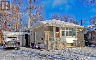 381 Osiris Dr in Richmond Hill, ON - Building Photo