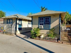 1248 N Loma Vista Dr in Long Beach, CA - Building Photo - Building Photo