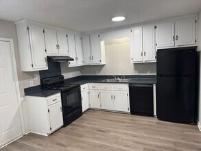 296 Hamilton Dr NE in Concord, NC - Building Photo - Building Photo