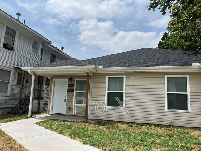 206 N Wall Ave in Joplin, MO - Building Photo - Building Photo