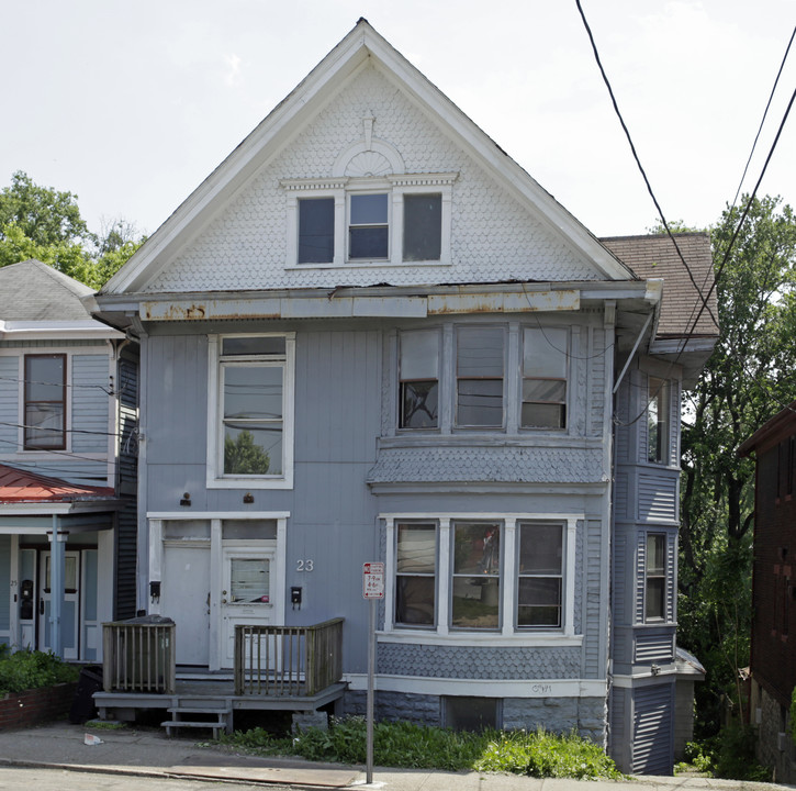 23 E McMillan Ave in Cincinnati, OH - Foto de edificio