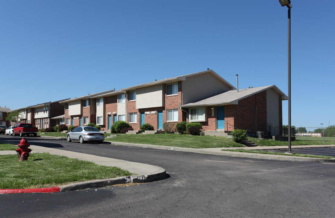 Highland Park Townhomes in Topeka, KS - Building Photo