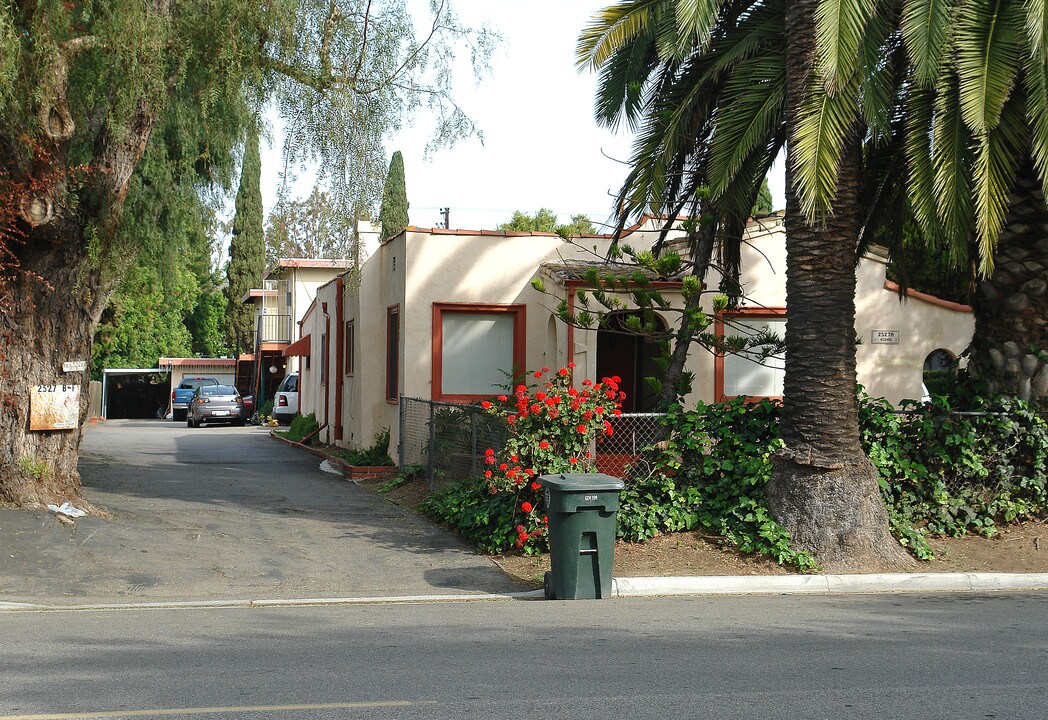 2527 Elden Ave in Costa Mesa, CA - Building Photo