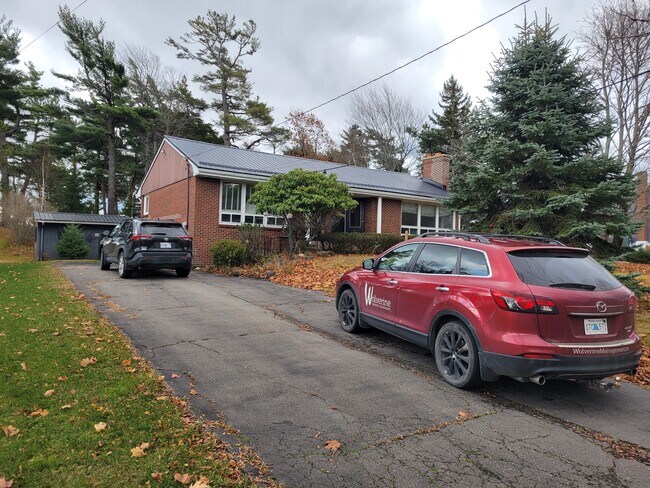 A great location for college staff - Across the street from NSCC in Stellarton in Stellarton, NS - Building Photo - Building Photo