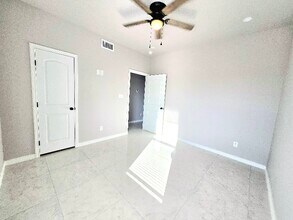 2777 Chavarria St, Unit 4 in Eagle Pass, TX - Building Photo - Building Photo