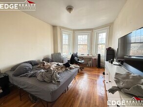 1868 Commonwealth Ave, Unit 5 in Boston, MA - Building Photo - Building Photo