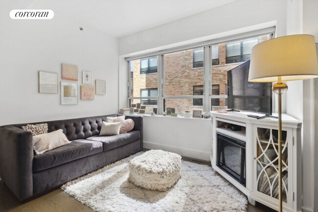 432 W 52nd St in New York, NY - Building Photo - Building Photo