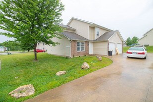 1413 Bodie Dr in Columbia, MO - Building Photo