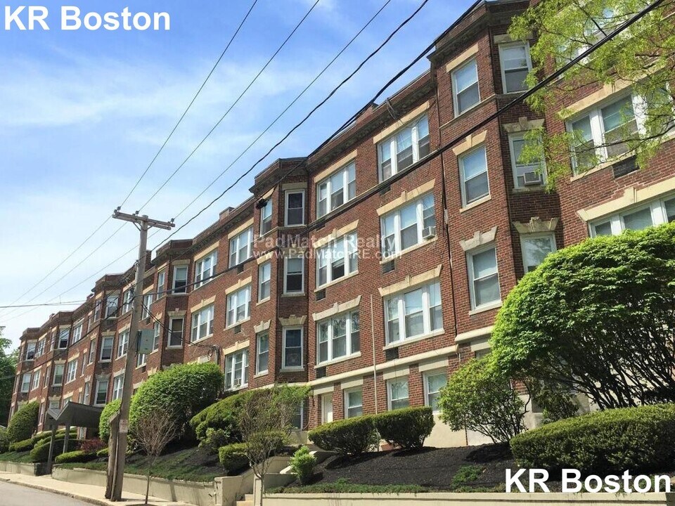 19 Lancaster Ter in Brookline, MA - Building Photo
