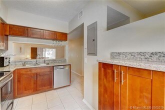 150 SW 96th Terrace-Unit -150 in Plantation, FL - Foto de edificio - Building Photo