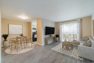 Sausalito in Houston, TX - Building Photo