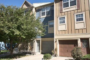 11812 E Kepner Dr in Aurora, CO - Building Photo