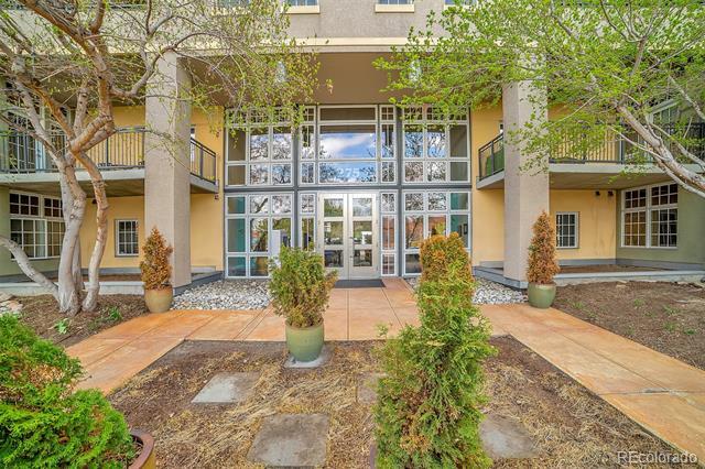 275 S Harrison St in Denver, CO - Building Photo