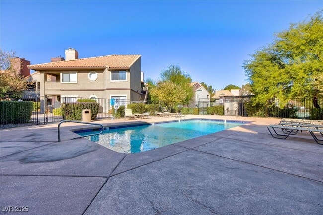 5058 S Rainbow Blvd in Las Vegas, NV - Building Photo - Building Photo