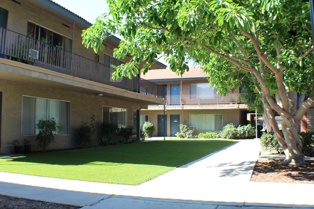 Medallion Court in Tustin, CA - Building Photo