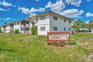 245 Center Rd in Venice, FL - Building Photo