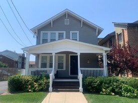 146 N Brockway St in Palatine, IL - Building Photo