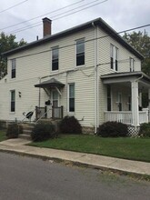 256-258 W Sugartree St in Wilmington, OH - Foto de edificio - Building Photo