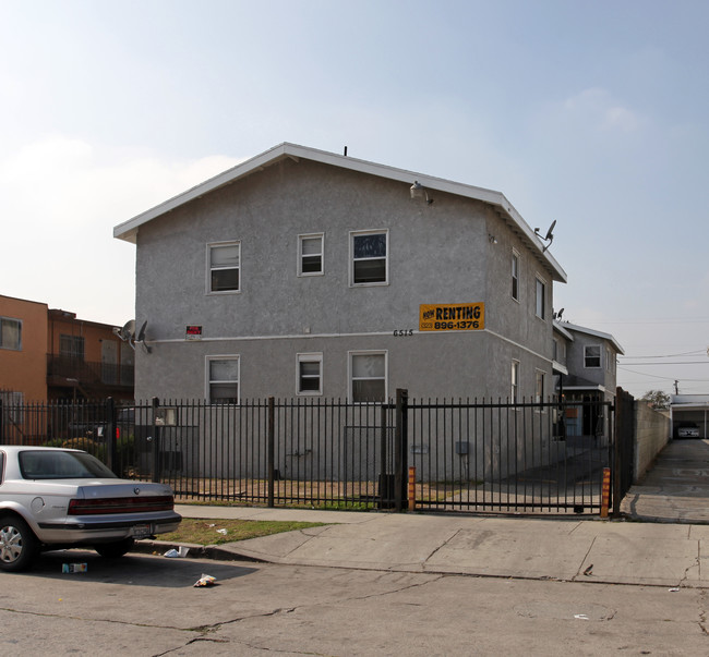 6515 S Victoria Ave in Los Angeles, CA - Building Photo - Building Photo