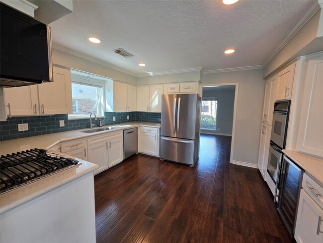 11219 Valley Spring Dr in Houston, TX - Building Photo - Building Photo