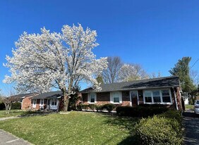 3564 Camelot Dr in Lexington, KY - Building Photo