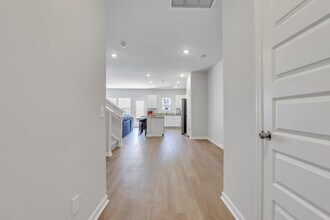 8049 Reagan Way in Charleston, SC - Building Photo - Building Photo