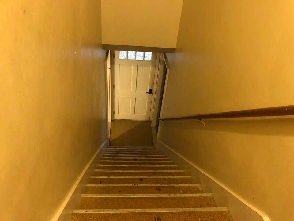 528 Kuethe Rd NE, Unit A in Glen Burnie, MD - Building Photo