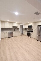 442 E 44th Cir, Unit 442 in Long Beach, CA - Building Photo
