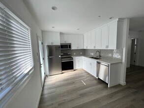 1337 23rd St, Unit E in Santa Monica, CA - Building Photo - Building Photo