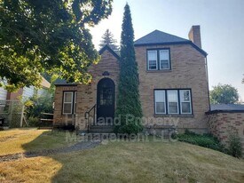 1035 NE B St in Pullman, WA - Building Photo